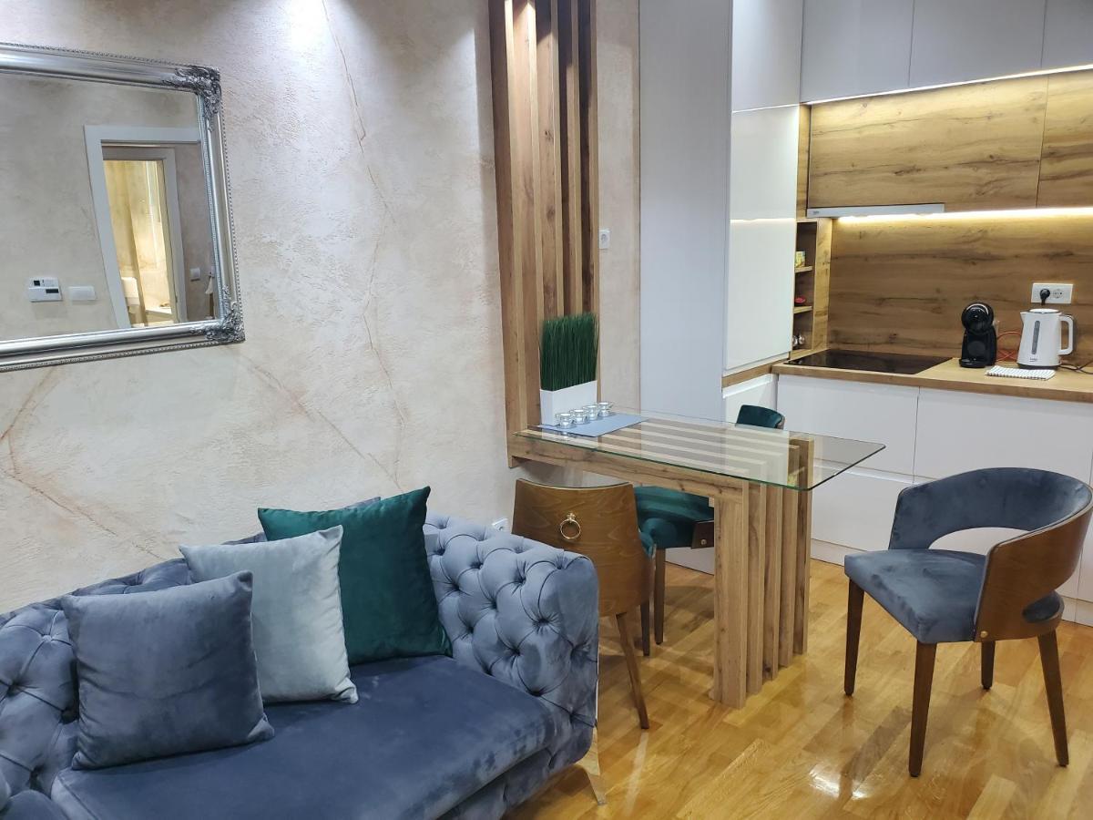 Lux Apartman 33 Kragujevac Exterior photo